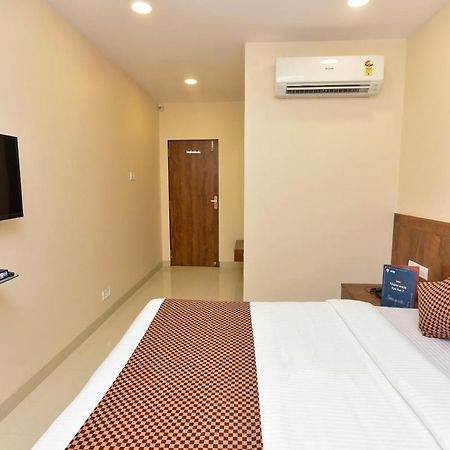 Oyo 8757 Prakash Inn Bombaim Exterior foto