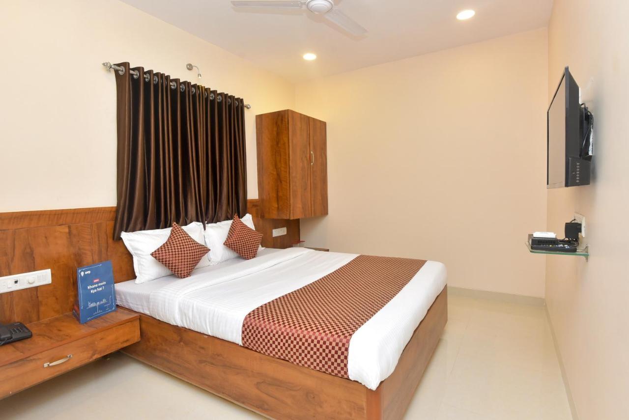 Oyo 8757 Prakash Inn Bombaim Exterior foto