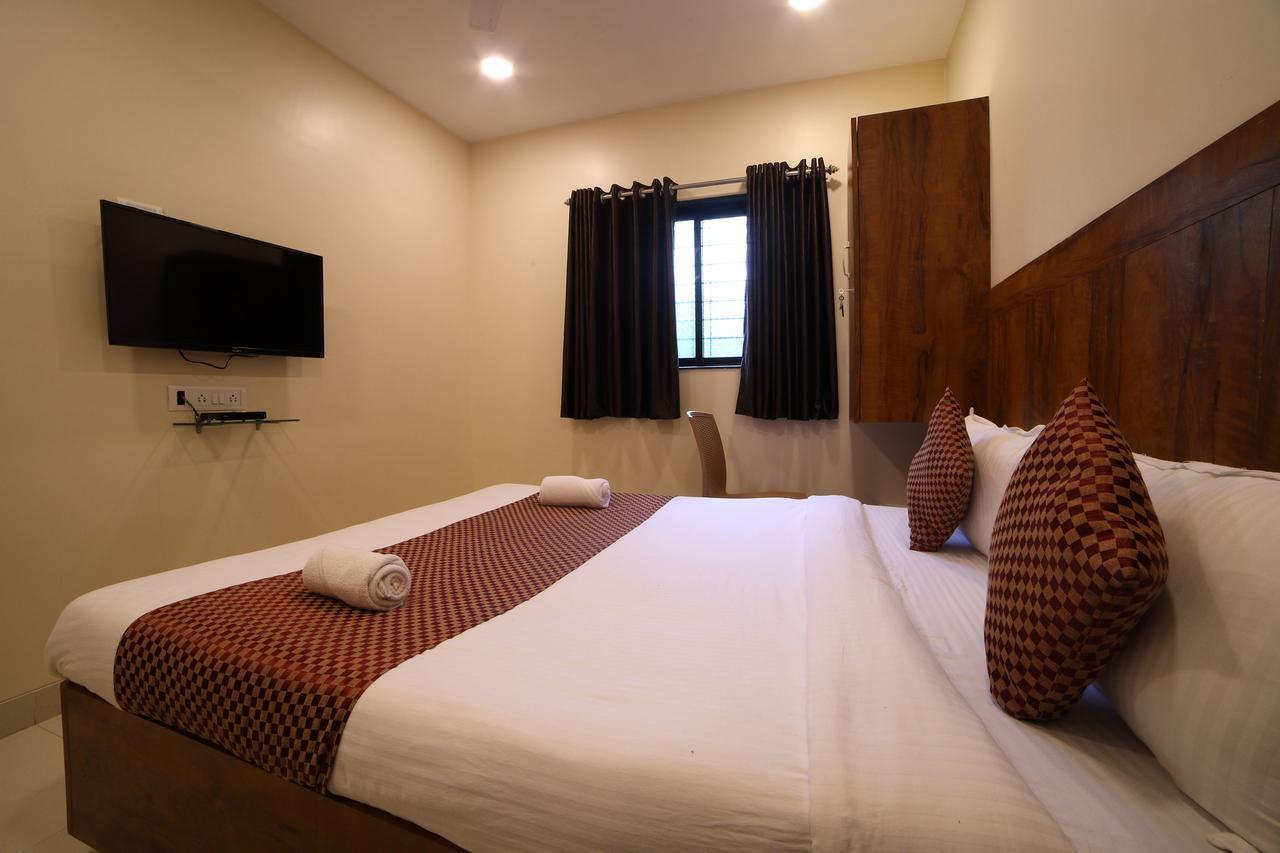Oyo 8757 Prakash Inn Bombaim Exterior foto